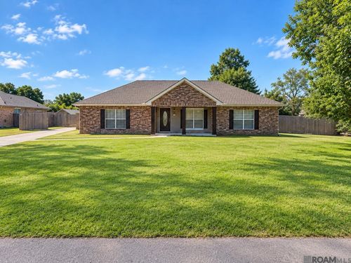 107 Weeks Dr, Youngsville, LA, 70592-5635 | Card Image