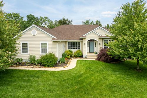 60 E Pawnee Dr, Powell, OH, 43065-5029 | Card Image