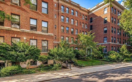 31-37-28 80th St, Jackson Heights, NY, 11372-6826 | Card Image