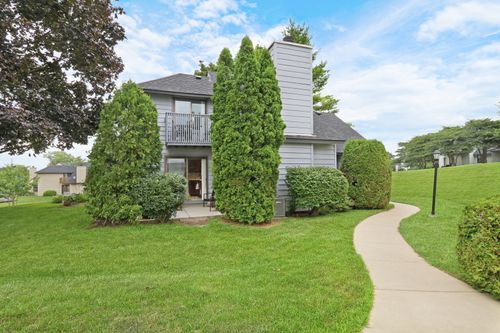 736 Glen Way, Gurnee, IL, 60031-3127 | Card Image