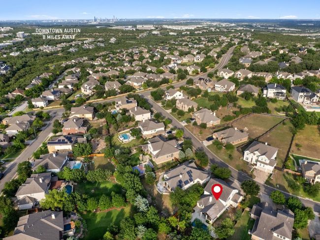 Conveniently located only 8 miles to Downtown and walking distance to Lantana Place! | Image 39