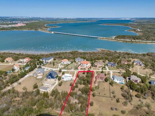 1036 Mallard Pointe Dr, Cedar Hill, TX, 75104-8292 | Card Image