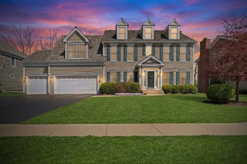 2890 Trail Crest Ln, Lindenhurst, IL, 60046-4979 | Card Image