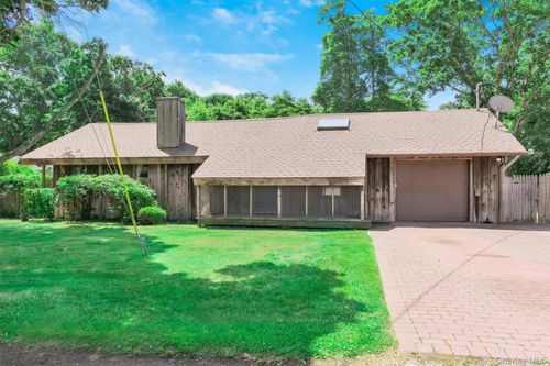 12 Clover Ln, Brookhaven, NY, 11719-9788 | Card Image