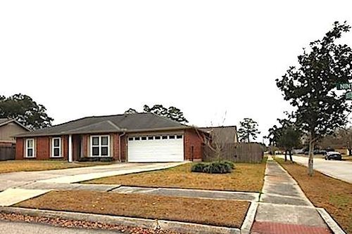 125 9th St, Slidell, LA, 70458-1419 | Card Image