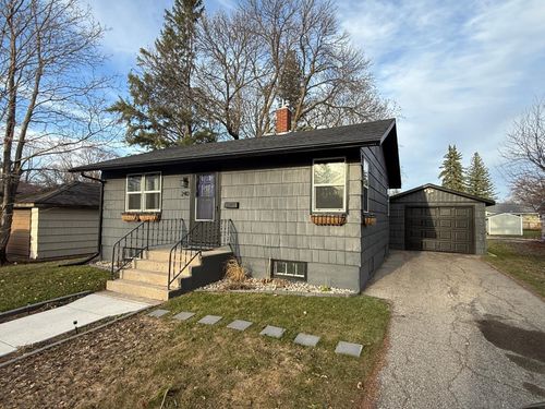 240 Kneale Ave N, Thief River Falls, MN, 56701-2320 | Card Image
