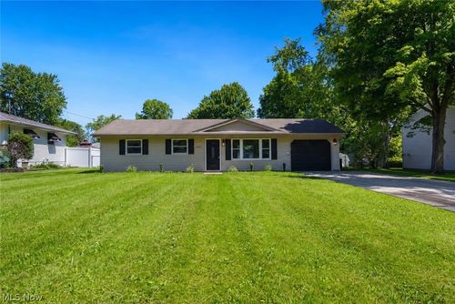 4542 Plumbrook Dr, Canfield, OH, 44406-9269 | Card Image