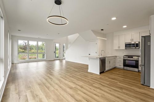 106-9378 S Alder Place, Oak Creek, WI, 53154 | Card Image