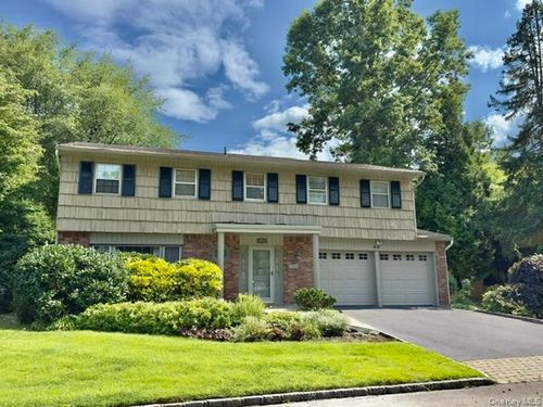40 Knott Drive, Glen Cove, NY, 11542 | Card Image