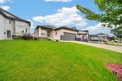 18 Allincite Rd, Winnipeg, MB, R2P1S9 | Card Image