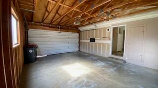 F-GARAGE INTERIOR 2 | Image 27