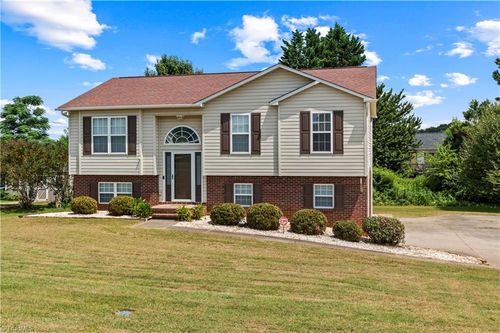 1144 Northwood Church Rd, Yadkinville, NC, 27055-5314 | Card Image