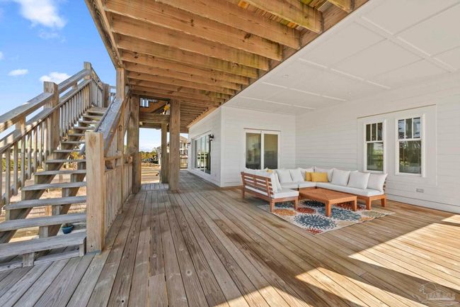 Lots of outdoor space for entertaining. | Image 26