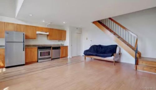 6102 Villa At The, Peekskill, NY, 10566 | Card Image