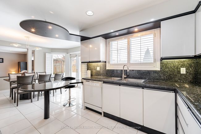 166 Killian Rd, House other with 5 bedrooms, 4 bathrooms and 2 parking in Maple ON | Image 15