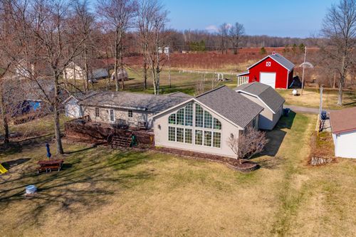 47764 Woodland Dr, Bangor, MI, 49013-9574 | Card Image