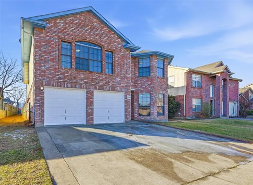 9094 Blue Ridge Trl, Fort Worth, TX, 76118-7330 | Card Image