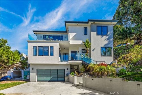 3350 Oliphant St, San Diego, CA, 92106-1801 | Card Image