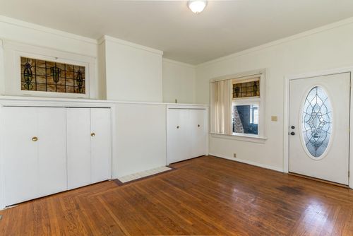 326 W 11th St, Newport, KY, 41071-1508 | Card Image