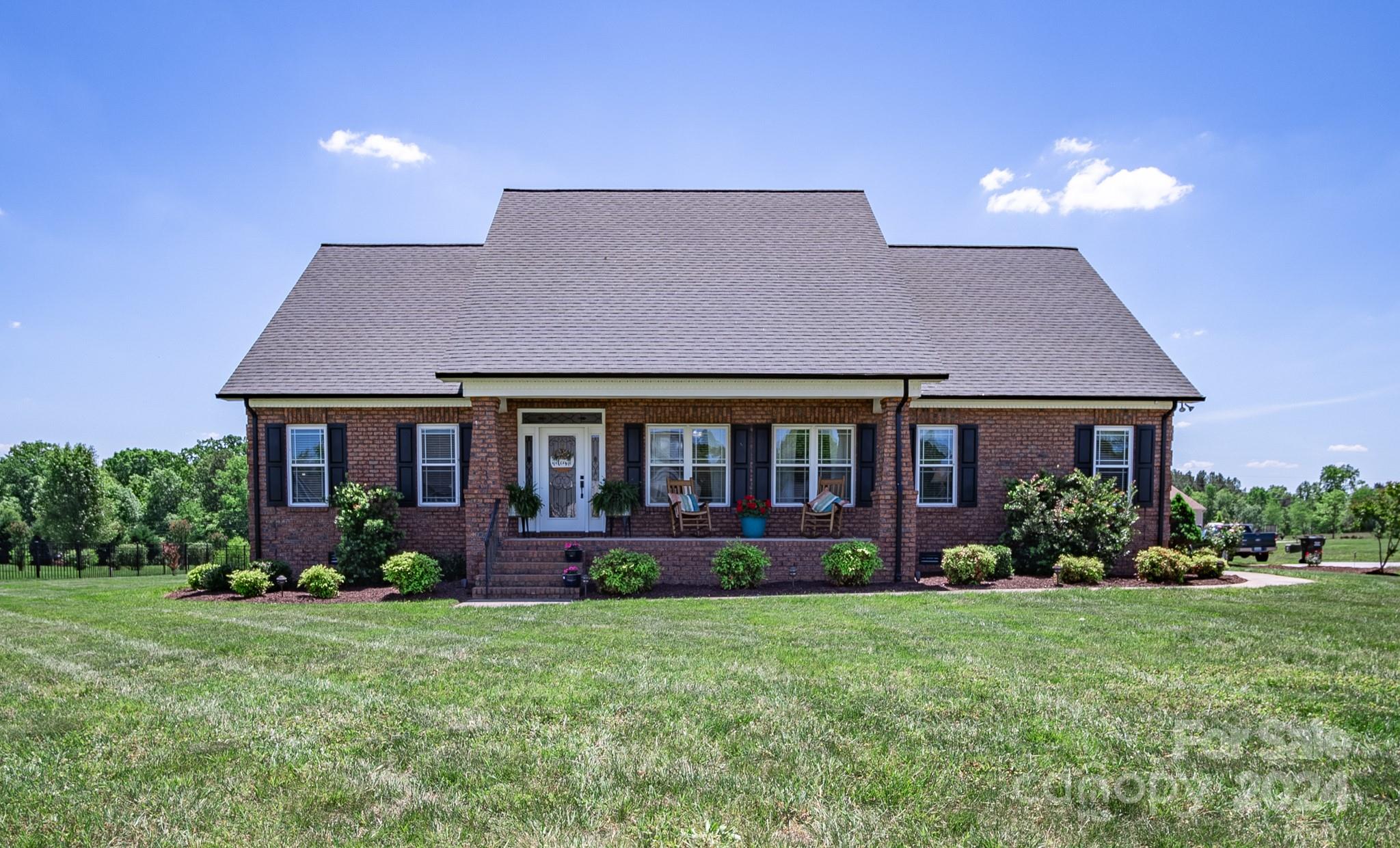 Bridle Ct, Lincolnton, NC 28092