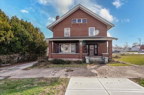 137 E Main St, Hillsboro, OH, 45133-1482 | Card Image