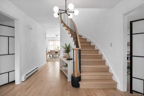 30 Ashford Dr, Bohemia, NY, 11716-3958 | Card Image