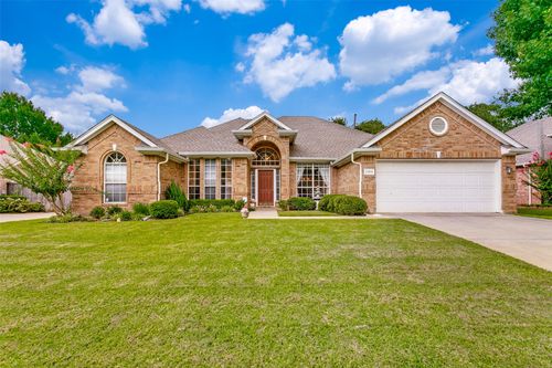 2304 Castlegate Dr, Corinth, TX, 76210-6480 | Card Image