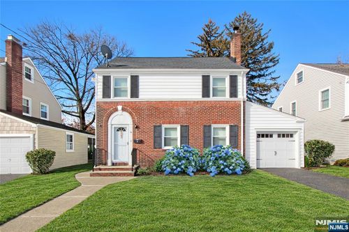 14 Davidson Rd, Bloomfield, NJ, 07003-2920 | Card Image