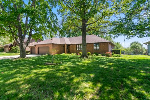 2102 W Nottingham St, Springfield, MO, 65810-2250 | Card Image