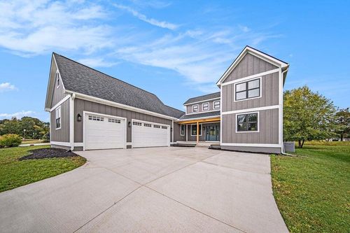 5182 Grande View Ln, Jackson, MI, 49201-6801 | Card Image