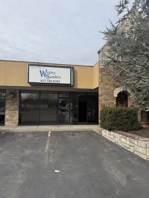 819 N Main St, Nixa, MO, 65714-9315 | Card Image