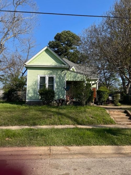 311 W Green St, Palestine, TX, 75801-7511 | Card Image