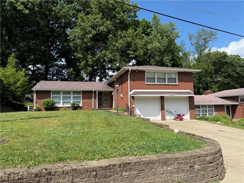 2753 Valleyview Dr, Lower Burrell, PA, 15068-3106 | Card Image