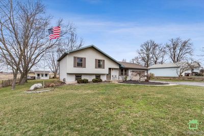 504 E Erie Road, Home with 3 bedrooms, 1 bathrooms and null parking in Bedford Twp MI | Image 2