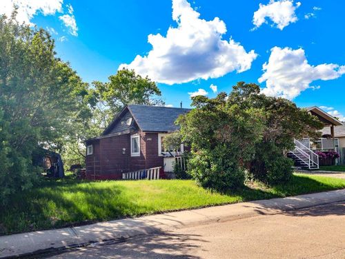 4712 54 Street, Stettler, AB, T4K1B2 | Card Image