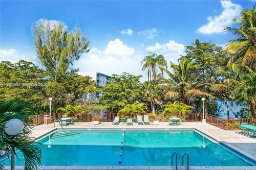 apt-112-8775 Park Blvd, Miami, FL, 33172-5707 | Card Image