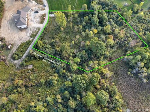 1293 Wind Valley Ln, Holly, MI, 48442-8600 | Card Image