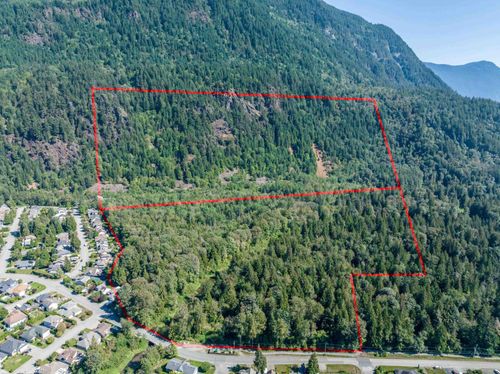 515 Mccombs Dr, Harrison Hot Springs, BC, V0M1A3 | Card Image
