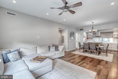unit-1a-818 N 4th St, PHILADELPHIA, PA, 19123-2272 | Card Image