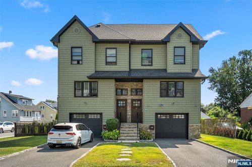 17 Chamberlain Ave, Little Ferry, NJ, 07643-1811 | Card Image