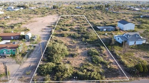 845 Hermosa Dr, Chaparral, NM, 88081-7524 | Card Image