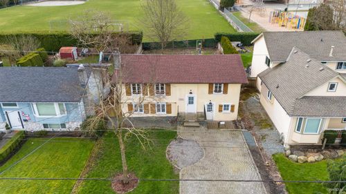 15894 Thrift Ave, White Rock, BC, V4B2M8 | Card Image