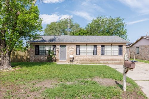 1105 Gillette Street, Kingsville, TX, 78363 | Card Image