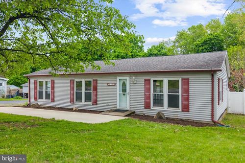 1235 E Main St, DOUGLASSVILLE, PA, 19518-9111 | Card Image