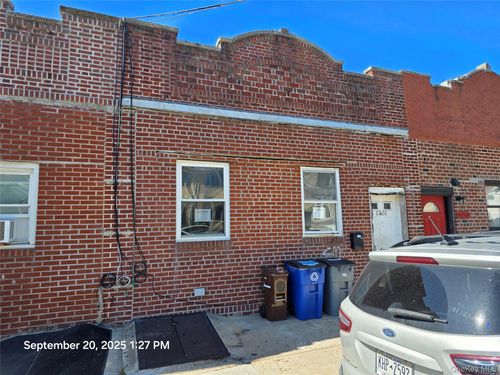 6766 79th St, Middle Village, NY, 11379-2936 | Card Image