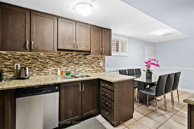 732 Royal York Rd, House other with 7 bedrooms, 4 bathrooms and 4 parking in Etobicoke ON | Image 34