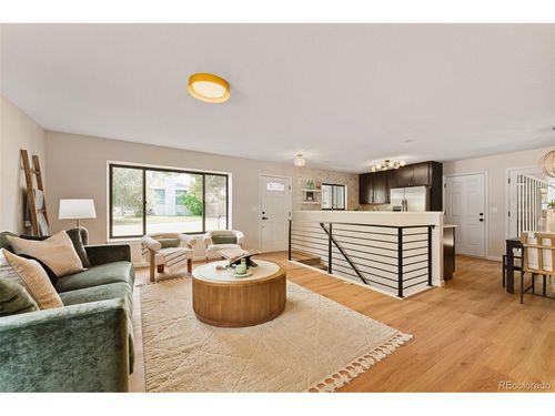 8995 E Cornell Ave, Denver, CO, 80231-4650 | Card Image