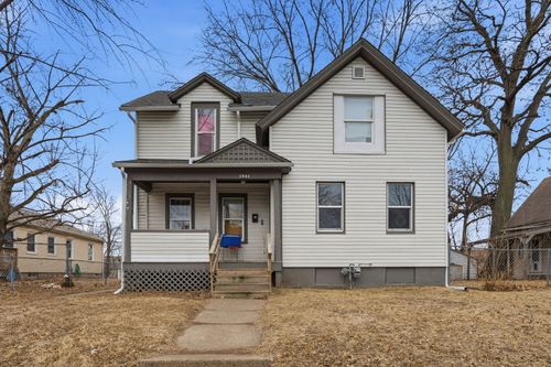1941 Dixwell St, Davenport, IA, 52802-1748 | Card Image