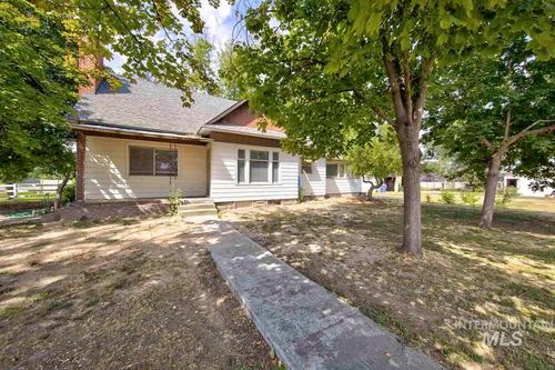 1104 Lone Star Rd, Nampa, ID, 83651-2453 | Card Image