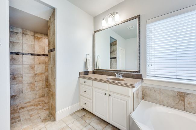2209 Shakespeare St, House other with 3 bedrooms, 4 bathrooms and null parking in Carrollton TX | Image 21